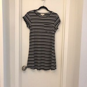 ❄️4/30 Striped T-Shirt Dress
